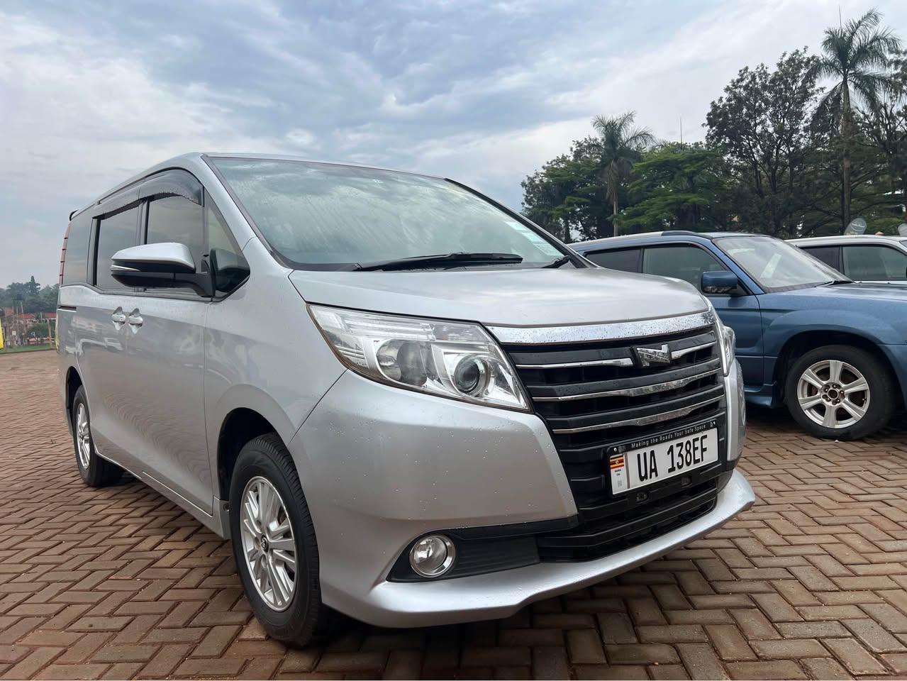 used toyota noah