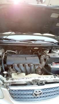 A picture of Toyota corolla 2004