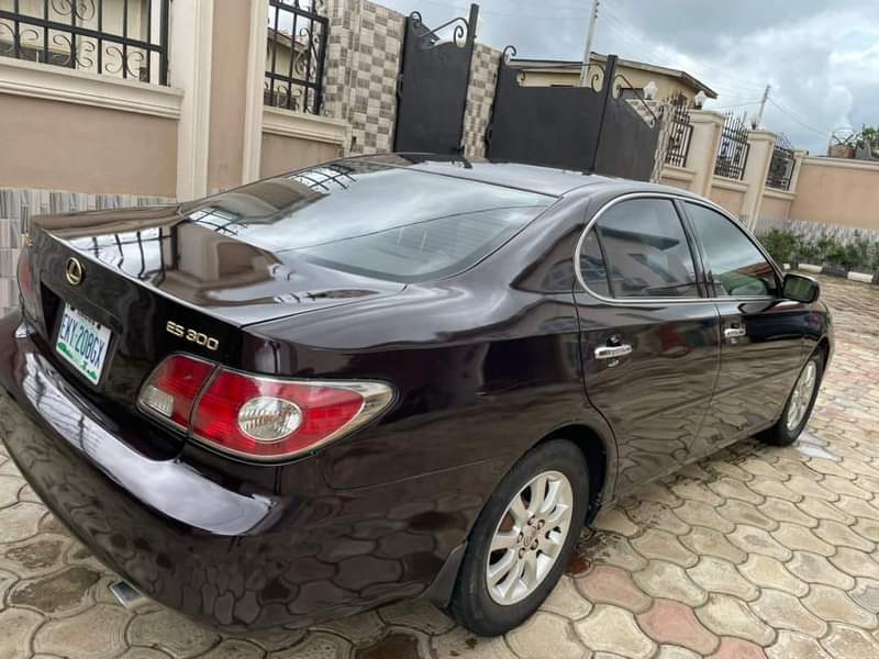 A picture of Lexus ES300 Neatly uesd first body Nothing to fix buy