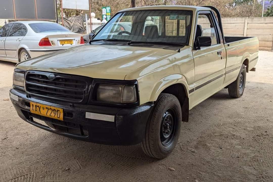 mazda b2500