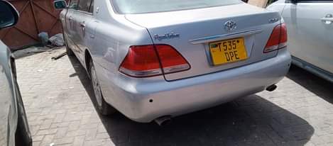 A picture of Toyota crown roy