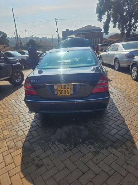 A picture of BENZ E 320