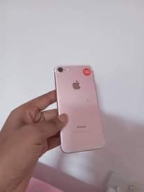 A picture of iphone 7 GB 128 Haina kipengele chochote