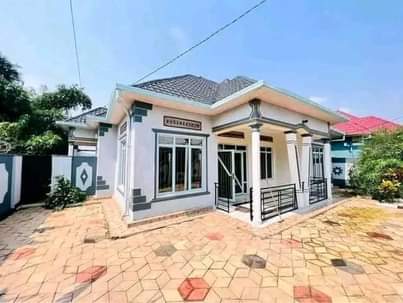 self compound houses