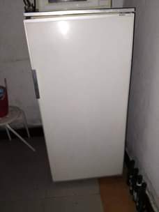 A picture of Fridge kompresa mbovu Bei 70 000 Loc kawe