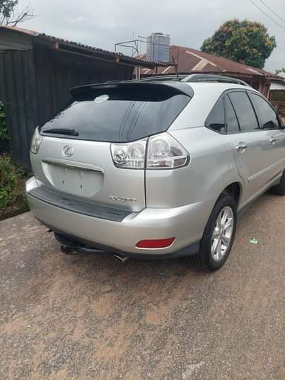 A picture of Unregistered lexus Rx350 small body