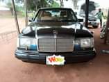 A picture of Tokumbo standard Mercedes Benz 200 E v boot