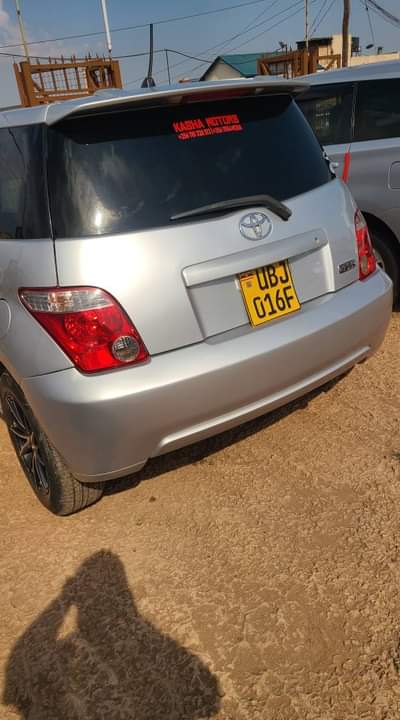 A picture of Toyota IST 2006 model