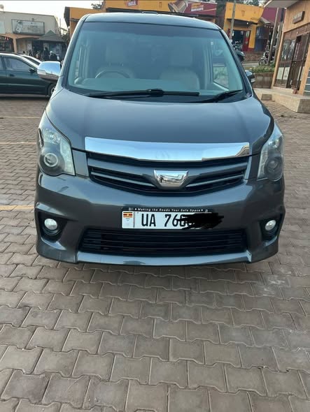 used toyota noah