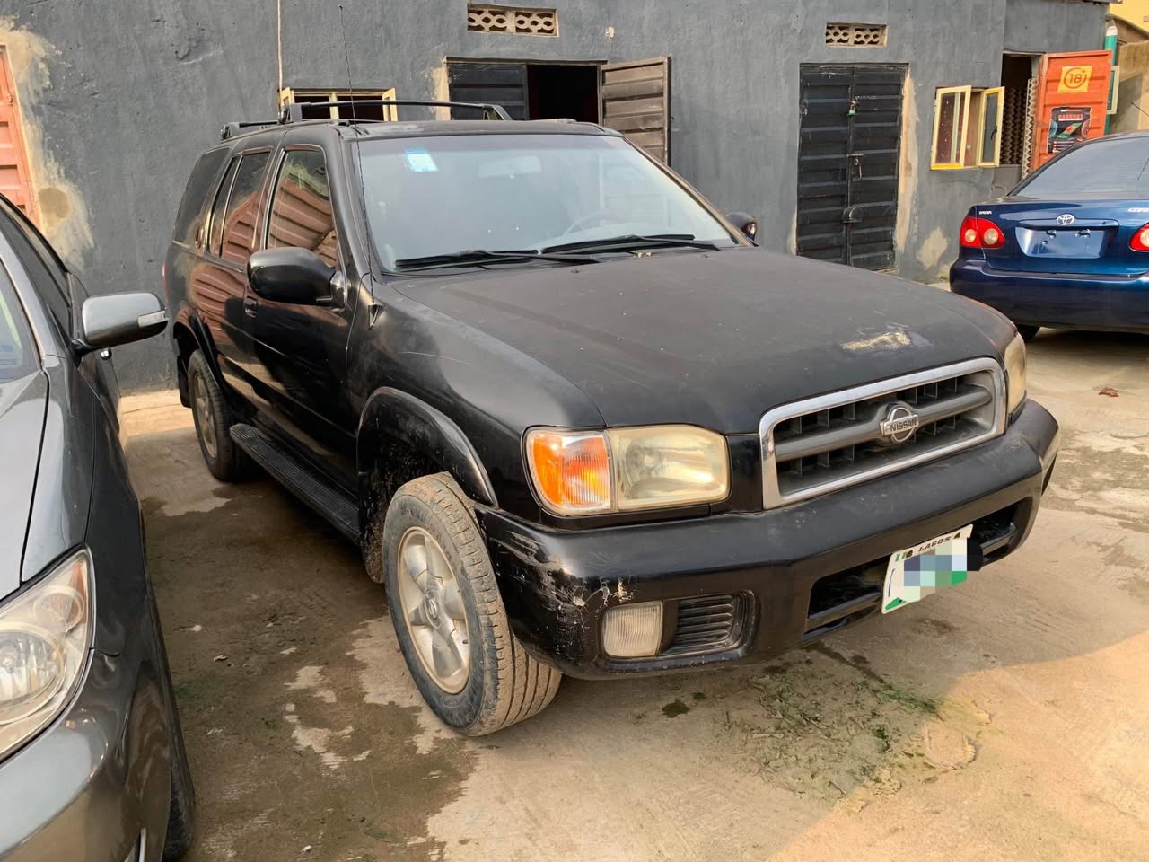 A picture of TOYOTA PATHFINDER First Body 