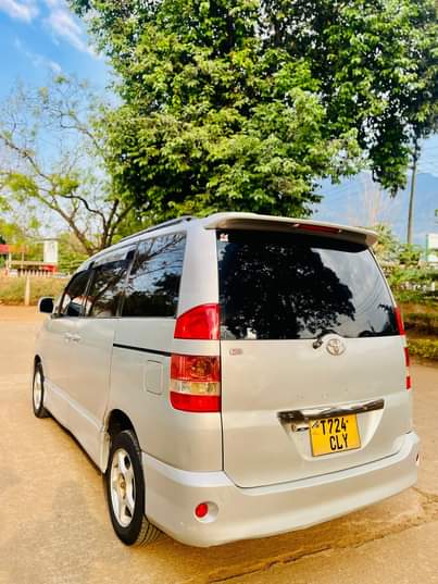 A picture of TOYOTA NOAH VOXY
