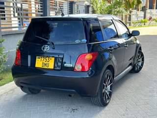 A picture of Ist 2005 toyota