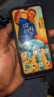 A picture of Google Pixels 4xl 250k Kipengele Crack Kwa Nyuma Infinix 150k