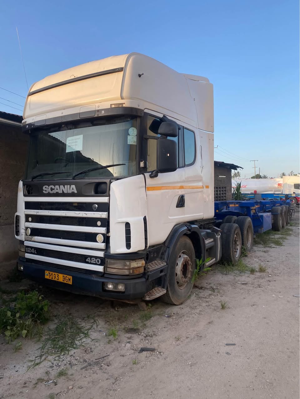 A picture of 60m truck and trailer