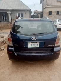 A picture of Toyota Corolla verso 2008 model needs serious buyer with cool