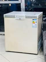 A picture of NAUZA HIZO FREEZER BOSS NI LITA 150 LINGINE LITA 200