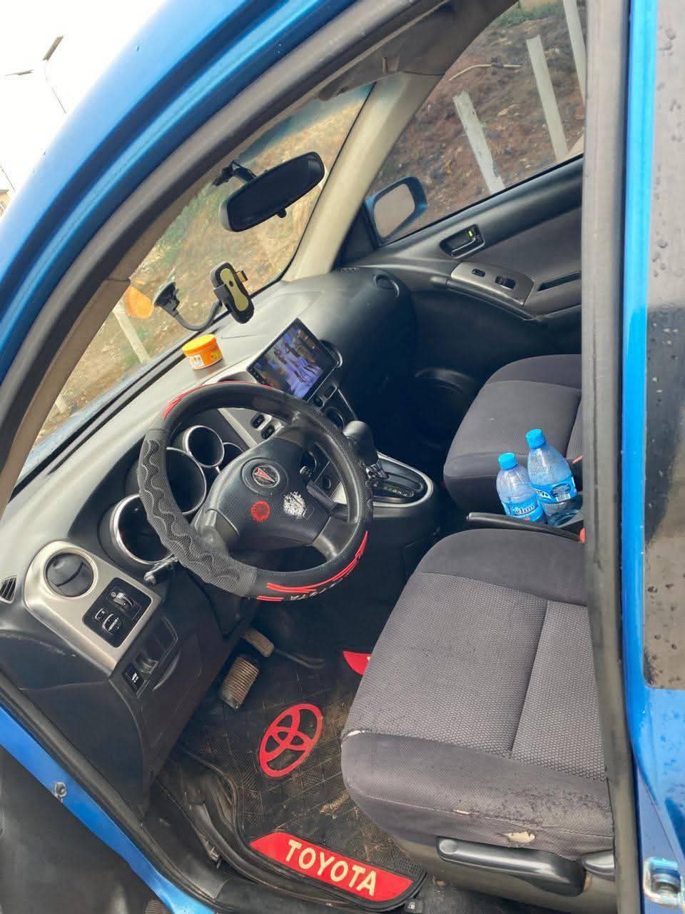 A picture of Car