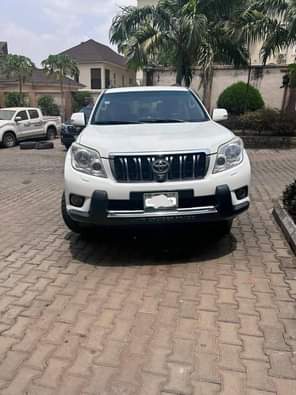 A picture of Super sharp 013 Toyota Prado in excellent condition first body