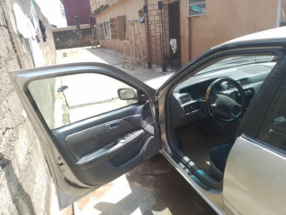 A picture of Toyota Camry 2000