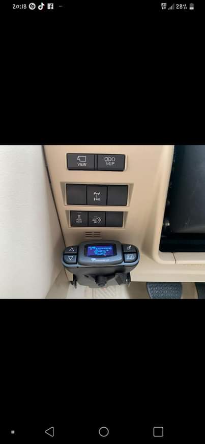 A picture of TOYOTA LANDCRUISER ZX MODEL L300