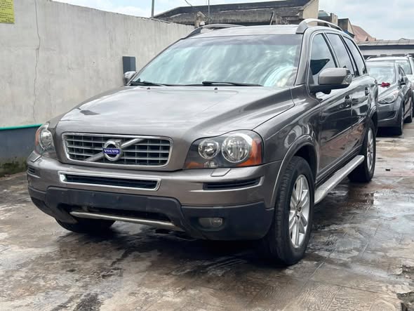 A picture of 2010 VOLVO XC90 3 2 FULL OPTION