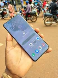 A picture of Samsung galaxy S20plus 5G