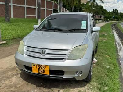A picture of 2003 TOYOTA IST OLD MODEL Automatic