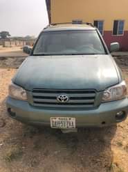 A picture of 2006 Toyota Highlander available for sale nothing to fix buy