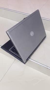 A picture of Dell Bei 130000 Ram 1 Hdd 160 Iko clear kila