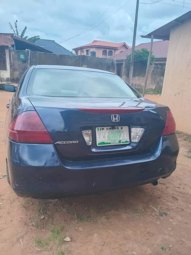 A picture of Honda Accord 07