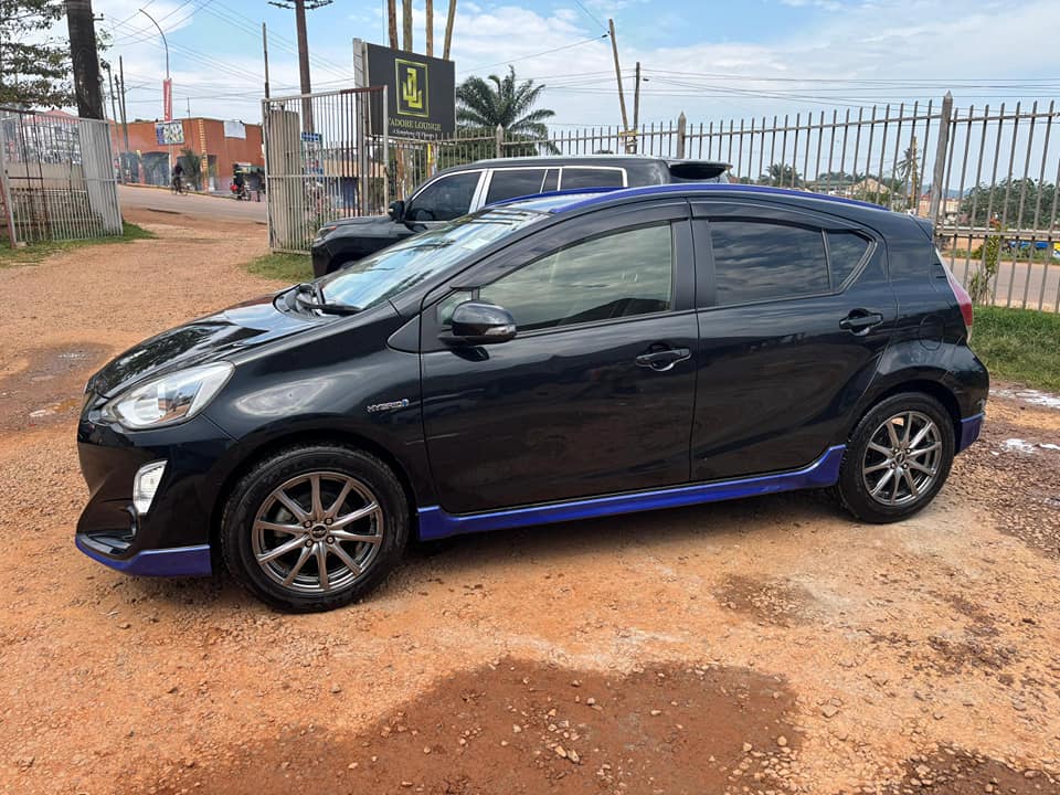 A picture of Toyota aqua urban 2015 hyprid 1.5cc 67k km 38m price