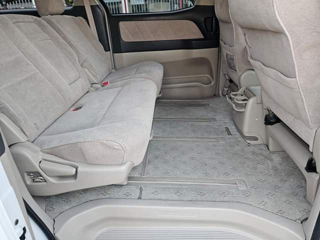 A picture of Toyota Alphard