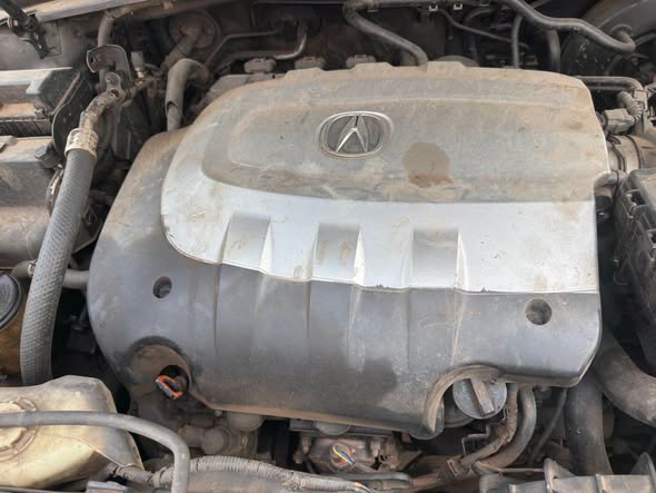 A picture of 2010 ACURA ZDX USED GOING FOR JUST 7M LOCATION ABUJA