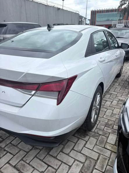 A picture of Toks 2019 Hyundai Elantra 19m