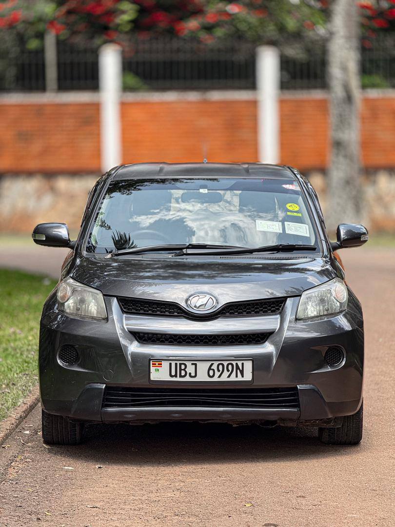 A picture of TOYOTA IST
