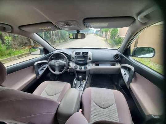 A picture of 2008 Toyota rav4 4 plugs everything working going for 7