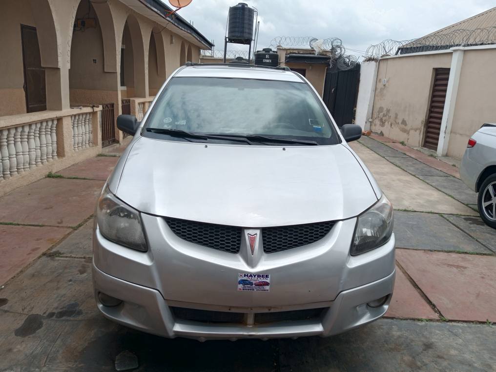 A picture of Pontiac Vibe 2005 Model Toks Standard