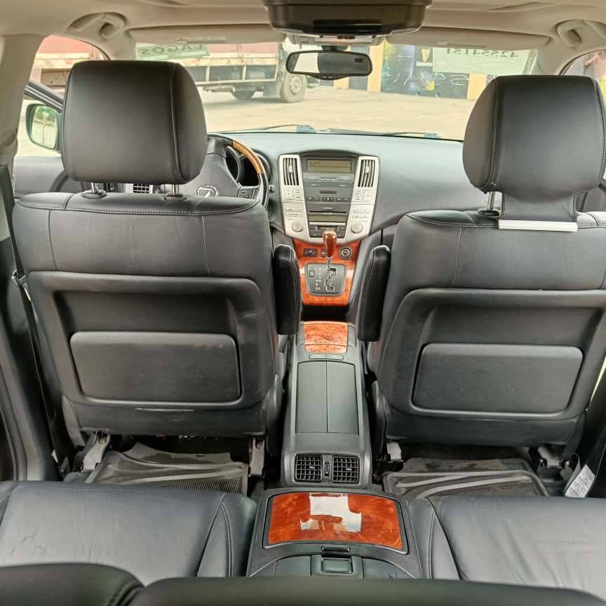 A picture of Clean 2005 Lexus RX 330 Toks