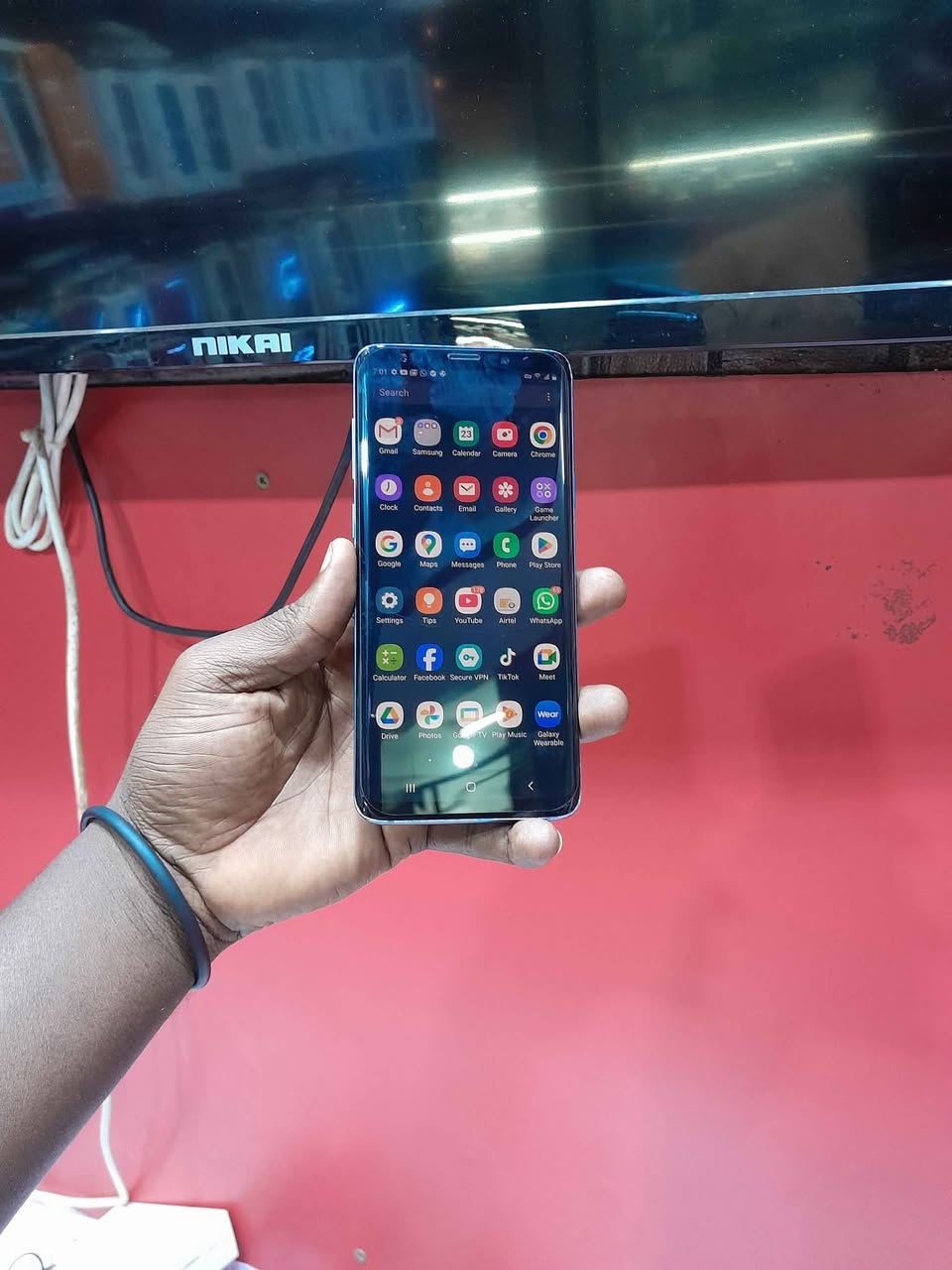 A picture of Samsung galaxy s9plus at 320k Storage 64gb 6gb rm Call