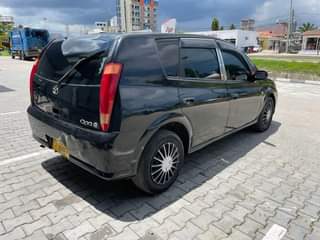A picture of Oppa inauzwa bei 3 5 tuu gari inatembea vizuri engine
