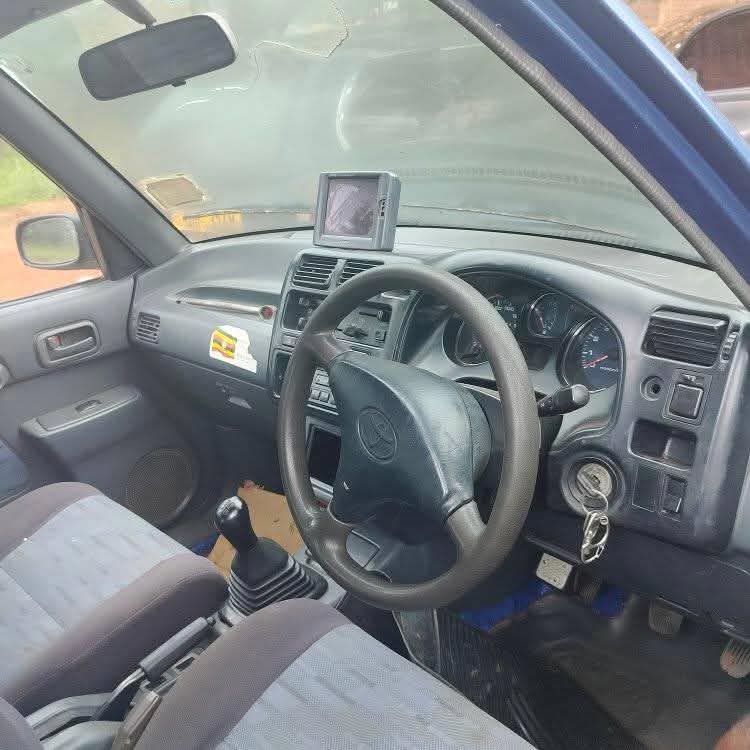 A picture of 1999 Toyota rava4