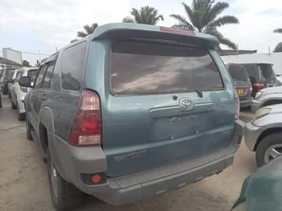 A picture of Toyota surf