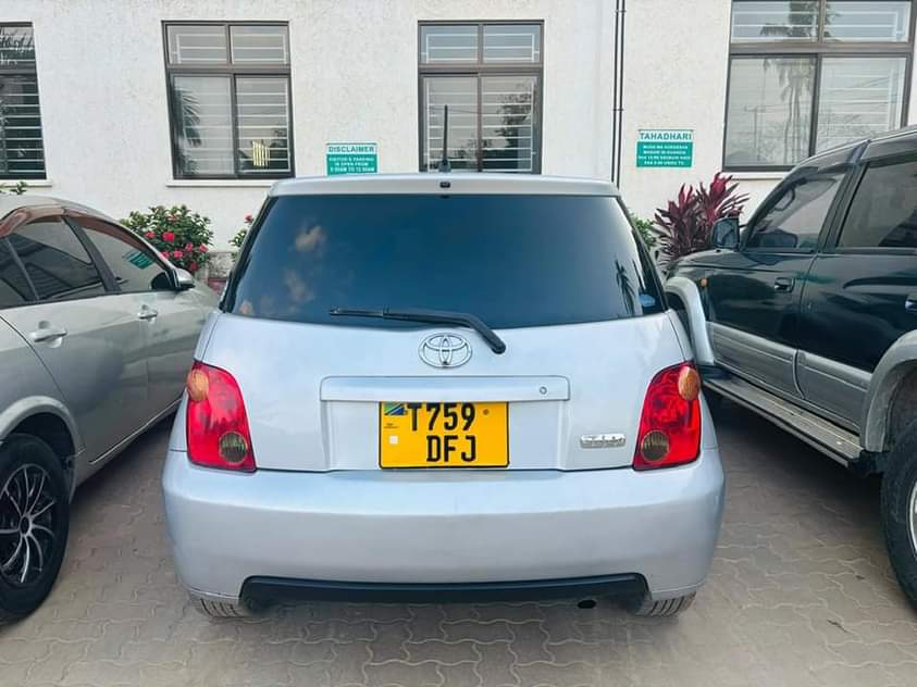 A picture of TOYOTA I S T 0672847429 WhatsApp