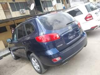 A picture of Hyundia santa fe 2008 registered