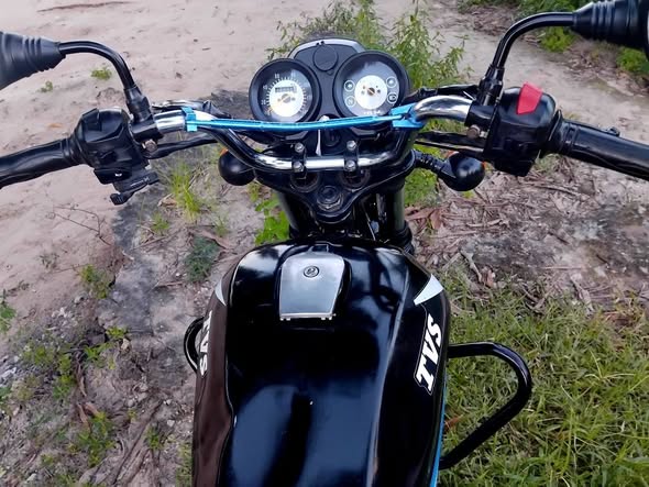 A picture of TVS HLX STAR CC125 DY