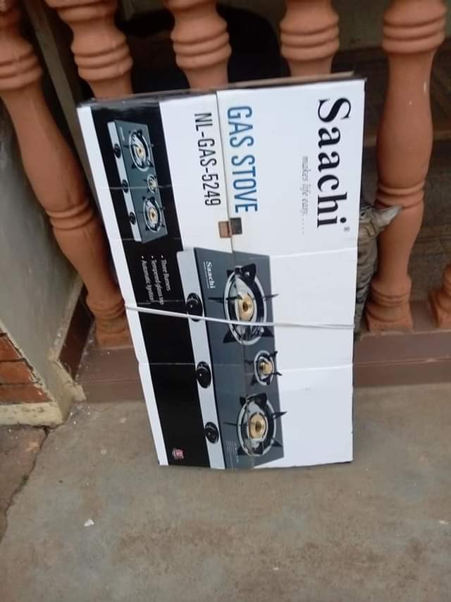 A picture of Saachi 3 burner gas cookker