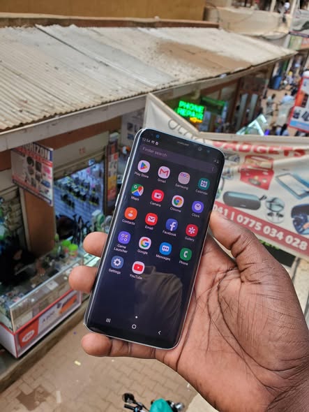 A picture of Samsung S8 plus