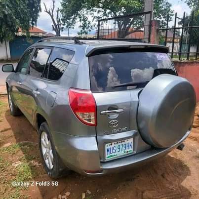 A picture of 2012 Toyota Rav 4 Limited