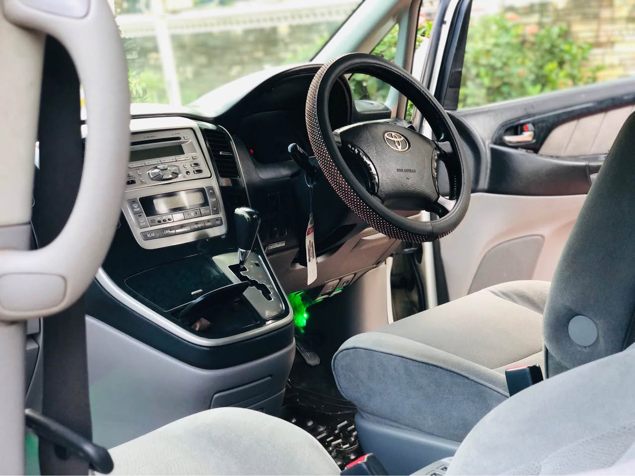 toyota alphard