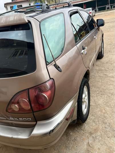 A picture of Lexus RX 300